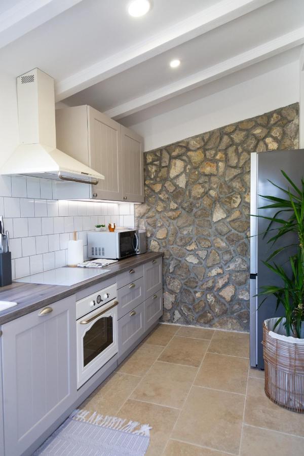 Officinalis - Family Vacation House Villa Brzac Bagian luar foto