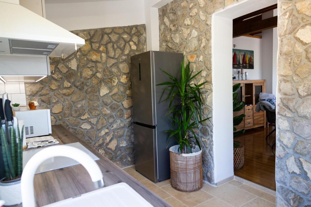 Officinalis - Family Vacation House Villa Brzac Bagian luar foto